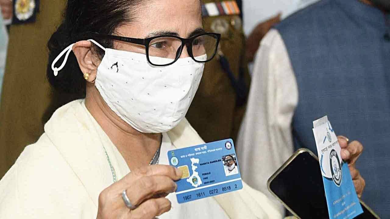 Sasthya Sathi Card: স্বাস্থ্য সাথী কার্ড না নেওয়া হলে বাতিল লাইসেন্স, হুঁশিয়ারি মুখ্যমন্ত্রীর
