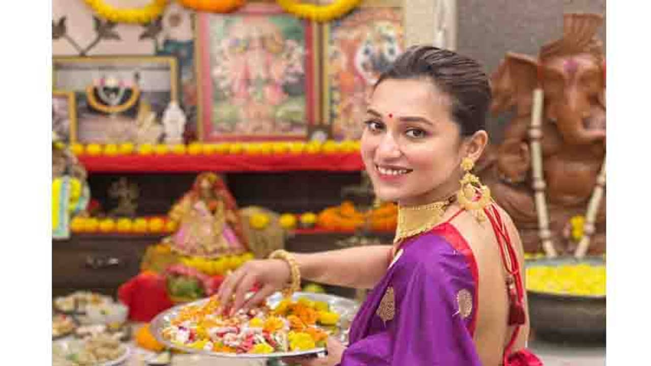 Mimi Chakraborty:  প্রথমবার তাকে ছাড়া লক্ষ্মীপুজো, মন খারাপ মিমির