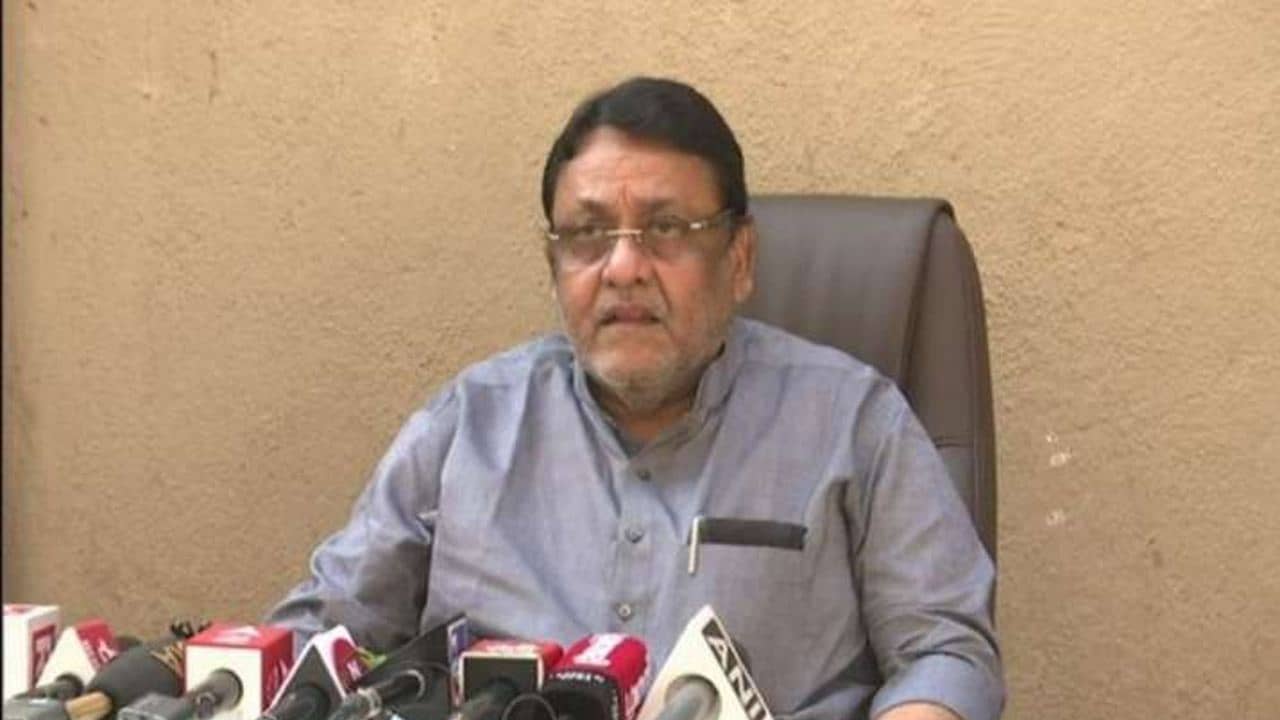 Nawab Malik: কোথায় হাইড্রোজেন বোমা! এ তো ফুলঝুরিও নয়, নবাব মালিকের মন্তব্যে ঠাট্টা বিজেপির