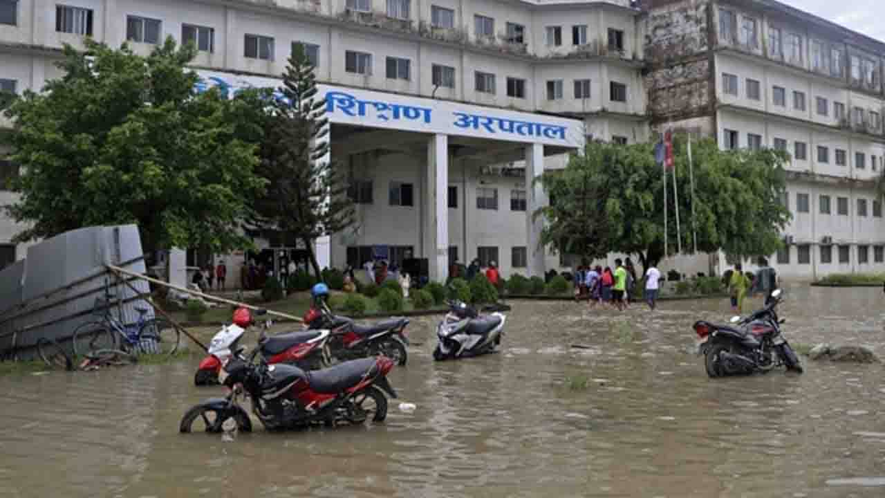 Nepal flood: বন্যা-ধসে বিপর্যস্ত নেপাল, ১০০ ছাড়াল মৃতের সংখ্যা