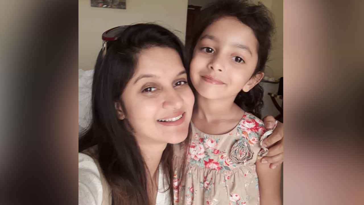 Rafiath Rashid Mithila: ‘বলেই যাচ্ছি... টিভি দেখিস না...’, আয়রার জন্য মিথিলার গান... Rafiath Rashid Mithila: ‘বলেই যাচ্ছি... টিভি দেখিস না...’, আয়রার জন্য মিথিলার গান...
