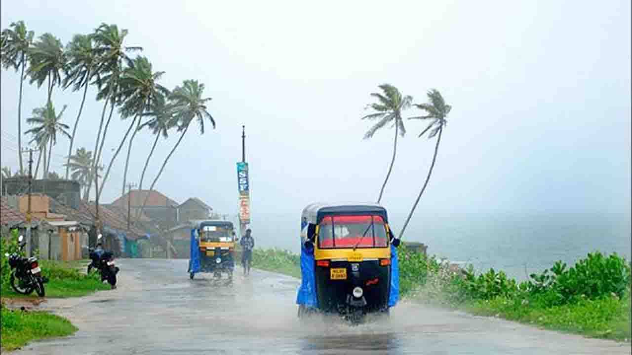 Weather Update: দক্ষিণে চোখ রাঙাচ্ছে জোড়া ঘূর্ণাবর্ত, গোটা সপ্তাহই বৃষ্টিতে ভাসবে এই রাজ্যগুলি