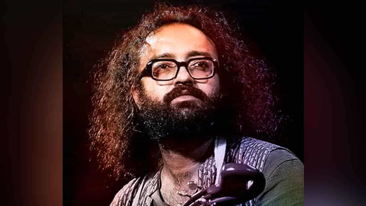 Satyaki Banerjee: পুজোর পরই ‘একচালা’র আমন্ত্রণ, থাকবেন সাত্যকি এবং বর্ণ অনন্যর শিল্পীরা Satyaki Banerjee: পুজোর পরই ‘একচালা’র আমন্ত্রণ, থাকবেন সাত্যকি এবং বর্ণ অনন্যর শিল্পীরা
