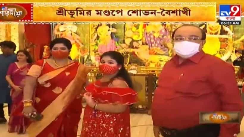 Sovan and Baisakhi: আলো বন্ধের পর সুজিতের পুজোয় হাজির শোভন-বৈশাখী, বুর্জ খালিফা দেখে মুগ্ধ জুটি বললেন...