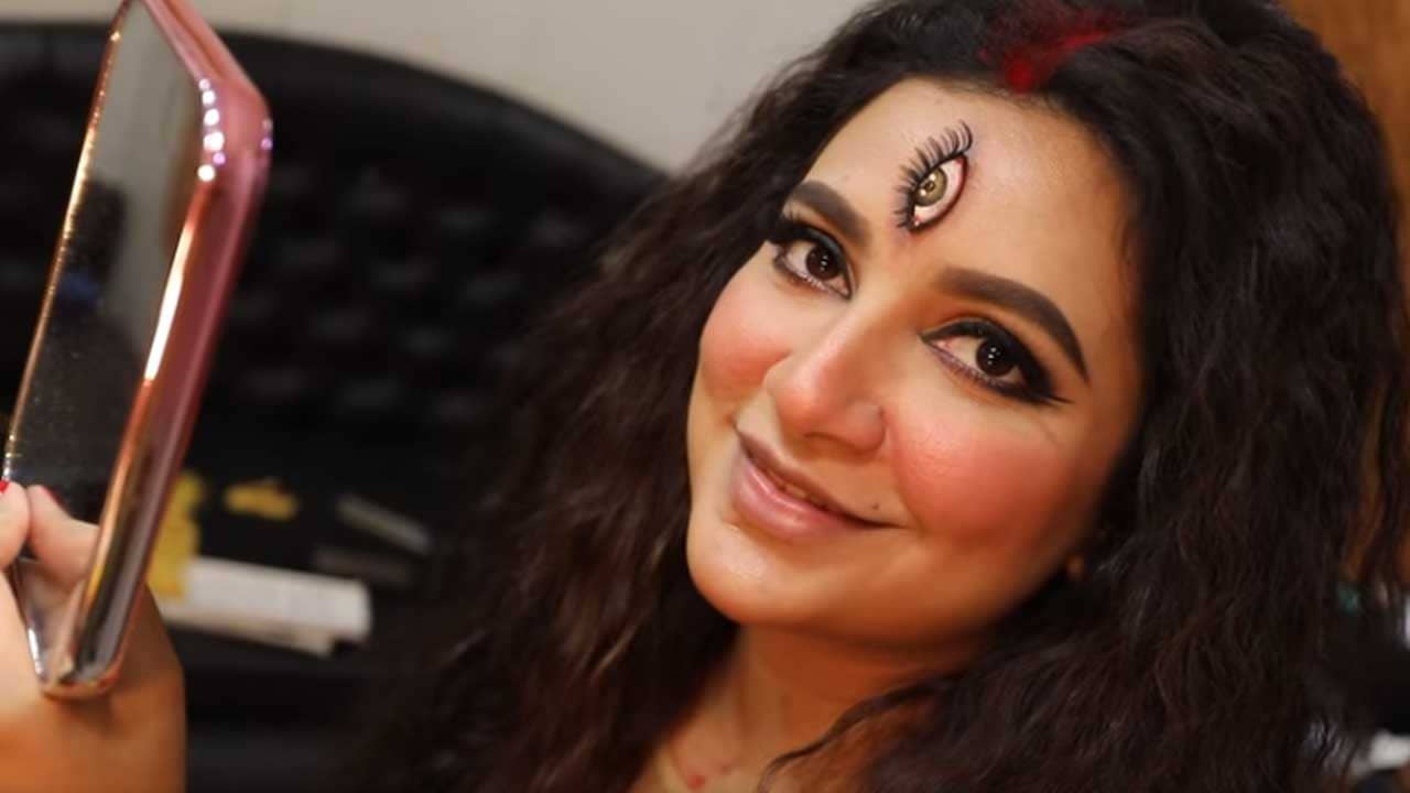 Subhashree Ganguly: মহালয়ার অনুষ্ঠানে দুর্গা শুভশ্রী, দেখে নিন নায়িকার তৈরি হওয়ার কিছু মুহূর্ত