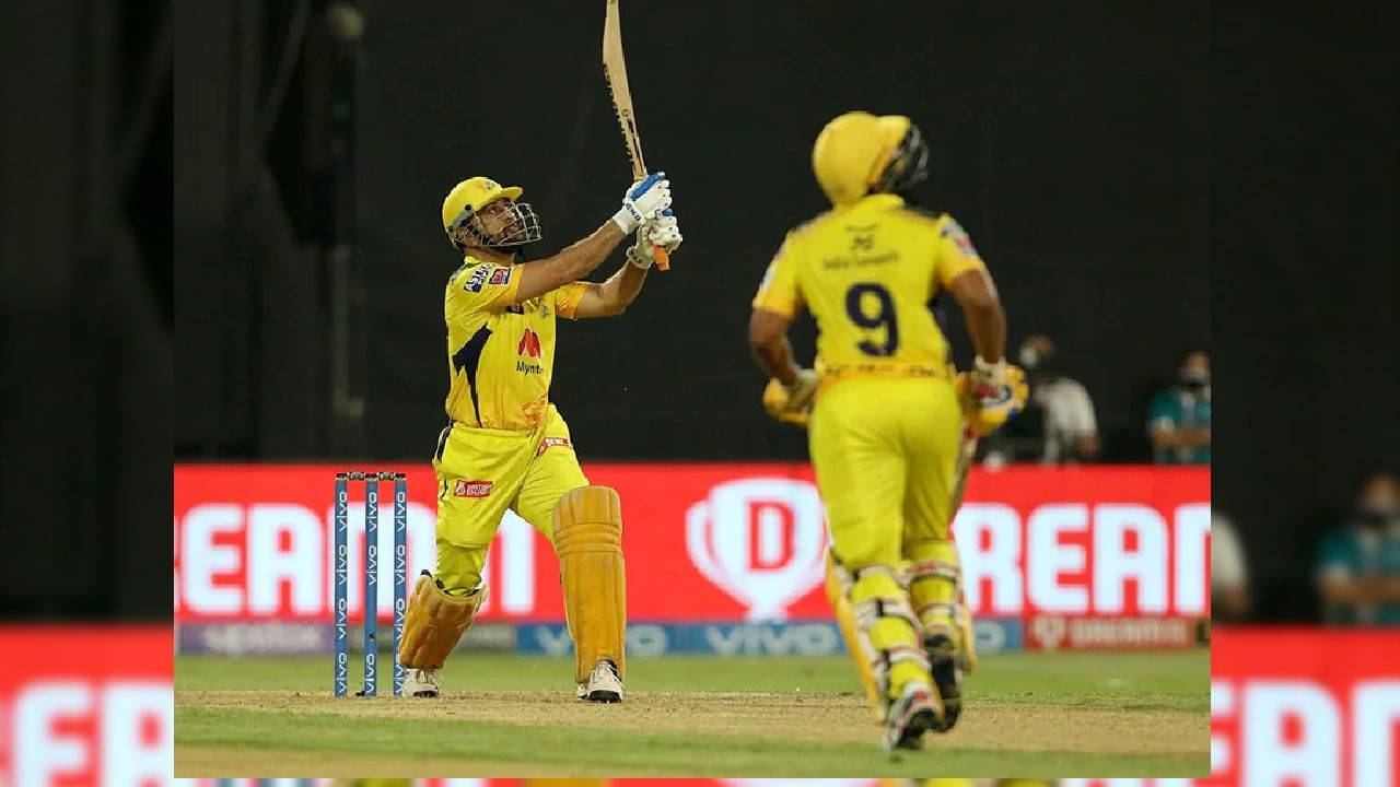 IPL 2021: ধোনির ম্যাচ জেতানো ছয়ে মুগ্ধ গাভাসকর-পিটারসেন