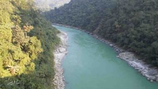 জলমগ্ন জলপাইগুড়ি, ঘরছাড়াদের রান্না করে খাওয়ালেন পুরসভার চেয়ারপার্সন