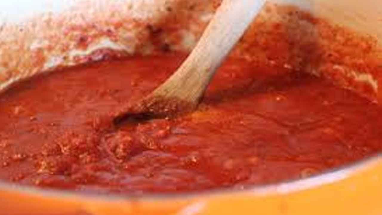 Adulterated Tomato Sauce: কুমড়ো সেদ্ধর পরই মেশানো হত সেই কেমিক্যাল! টমটো সসের নামে আদৌ কী খাচ্ছেন?