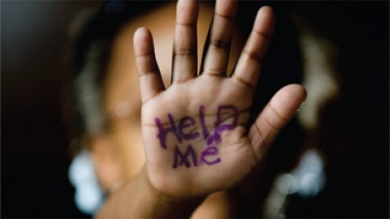 Utttarpradesh: গ্রেফতার প্রধান শিক্ষক! শিশুকে বারান্দা থেকে ঝুলিয়ে রাখার অভিযোগে কঠোর পদক্ষেপের পথে হাঁটল সরকার