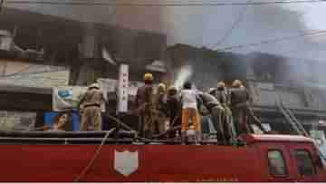 Kolkata Fire: সাত ঘণ্টা পরও দাউ দাউ করে আগুন জ্বলছে কলুটোলা স্ট্রিটের বহুতল, ঘটনাস্থলে দমকলের ২০টি ইঞ্জিন