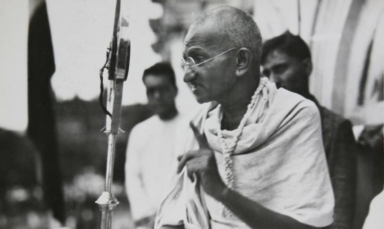 Gandhi Jayanti 2021: আজকের দিনেও জাতির জনকের বিখ্যাত বাণীগুলি সমান গুরুত্বের! রইল ১০টি উক্তি