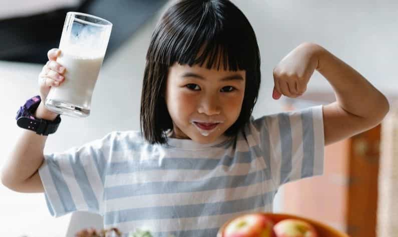 Food for Children: কোন কোন খাবারে শিশুর বুদ্ধি বাড়ে? মজবুত থাকে হাড় ও পেশী? Food for Children: কোন কোন খাবারে শিশুর বুদ্ধি বাড়ে? মজবুত থাকে হাড় ও পেশী?