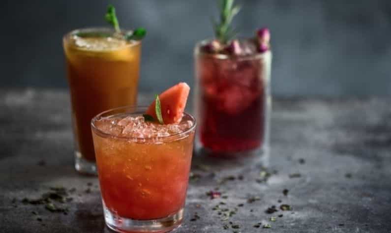 Recipe: ছুটির দিনে রিফ্রেশ থাকতে চুমুক দিন ককটেলে! বাড়িতেই বানান ব্লাডি আইসড টি Recipe: ছুটির দিনে রিফ্রেশ থাকতে চুমুক দিন ককটেলে! বাড়িতেই বানান ব্লাডি আইসড টি