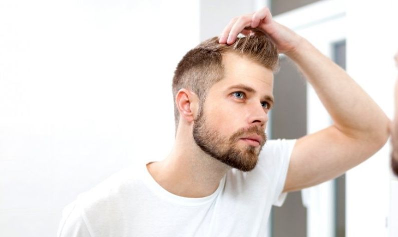 Thinning Hair: অকালে চুল ঝরে গিয়ে মাথায় টাক পড়ে যাচ্ছে? পুরুষদের চুলের সমস্যায় রয়েছে ঘরোয়া টিপস, জানুন
