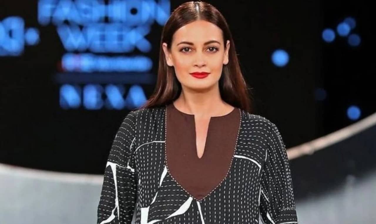 Lakme Fashion Week: ফেলে দেওয়া উপকরণ দিয়ে তৈরি অসাধারণ পোশাকে র‍্যাম্প উজ্জ্বল করলেন এই প্রাক্তন মিস ইন্ডিয়া!