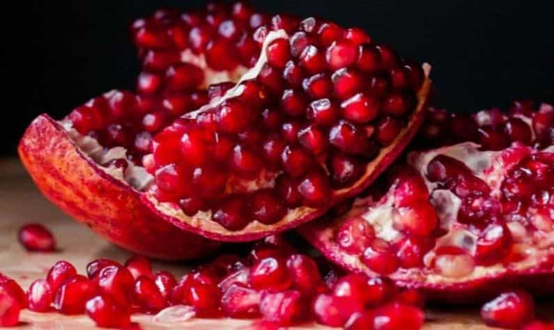 Pomegranate: খাটো করলেও বেদানাতে রয়েছে হাজারো গুণ! এর উপকারিতা জানলে অবাক হবেন আপনিও... Pomegranate: খাটো করলেও বেদানাতে রয়েছে হাজারো গুণ! এর উপকারিতা জানলে অবাক হবেন আপনিও...