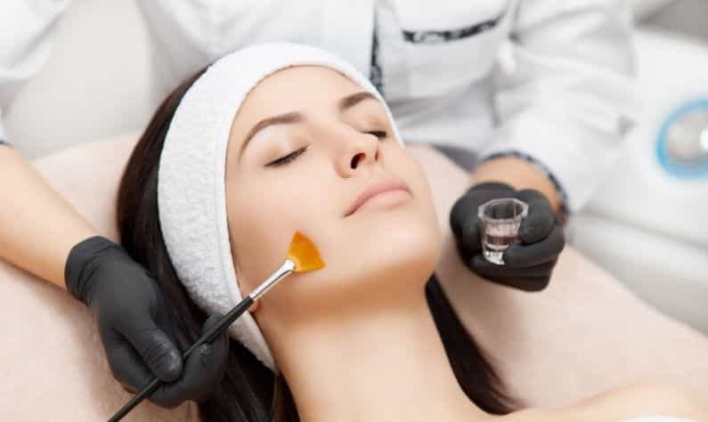 Chemical Peel: উত্সবের মরসুমে নতুনভাবে ত্বক পেতে কেমিক্যাল পিলের উপর ভরসা রাখুন!