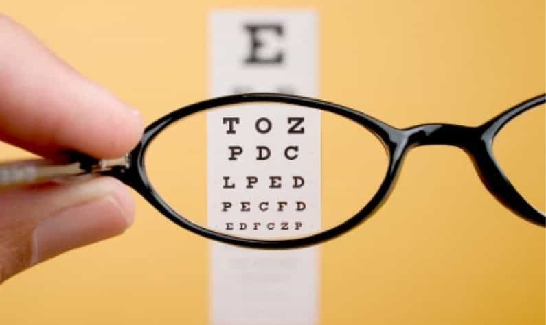 World Sight Day 2021: এই পাঁচ উপায়ে চোখের যত্ন না নিলে হারিয়ে যেতে পারে দৃষ্টিশক্তি! জেনে নিন সেই জরুরি টিপসগুলি... World Sight Day 2021: এই পাঁচ উপায়ে চোখের যত্ন না নিলে হারিয়ে যেতে পারে দৃষ্টিশক্তি! জেনে নিন সেই জরুরি টিপসগুলি...