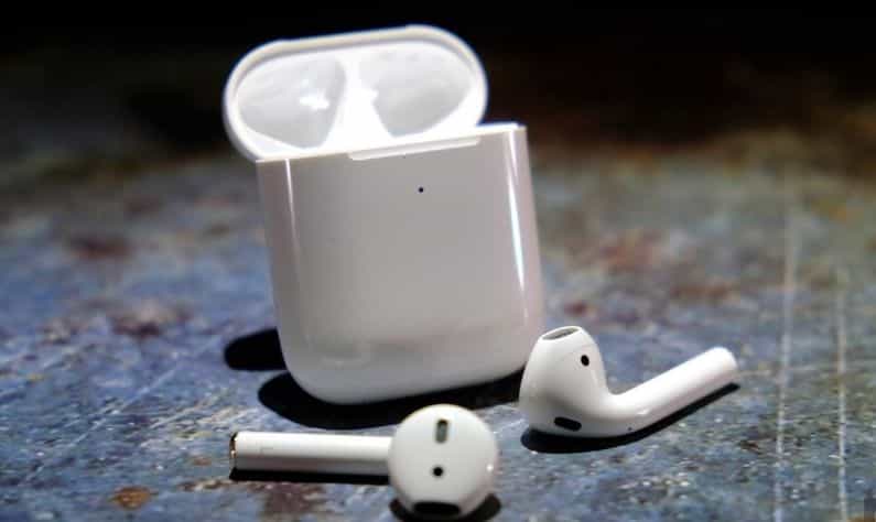 Apple AirPods: শরীরের তাপমাত্রা মাপবে অ্যাপলের এয়ারপডস! কবে আসবে বাজারে? Apple AirPods: শরীরের তাপমাত্রা মাপবে অ্যাপলের এয়ারপডস! কবে আসবে বাজারে?