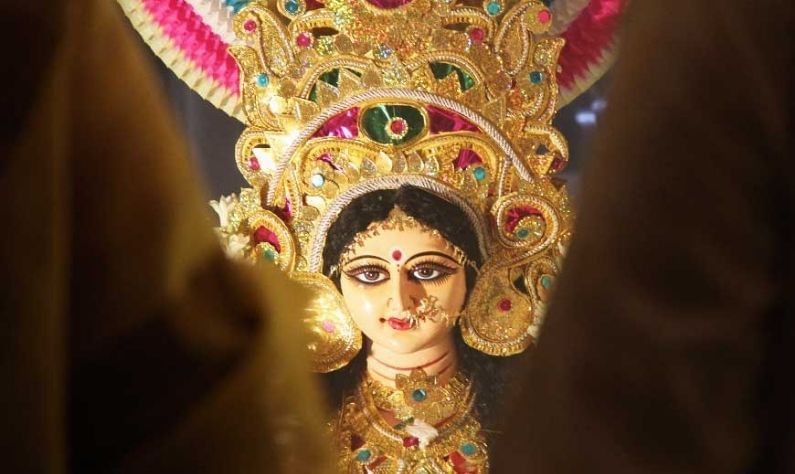 Lakshmi Puja 2021: পুরোহিত ছাড়াই বাড়িতে কীভাবে কোজাগরী লক্ষ্মীপুজো করবেন, জেনে নিন...