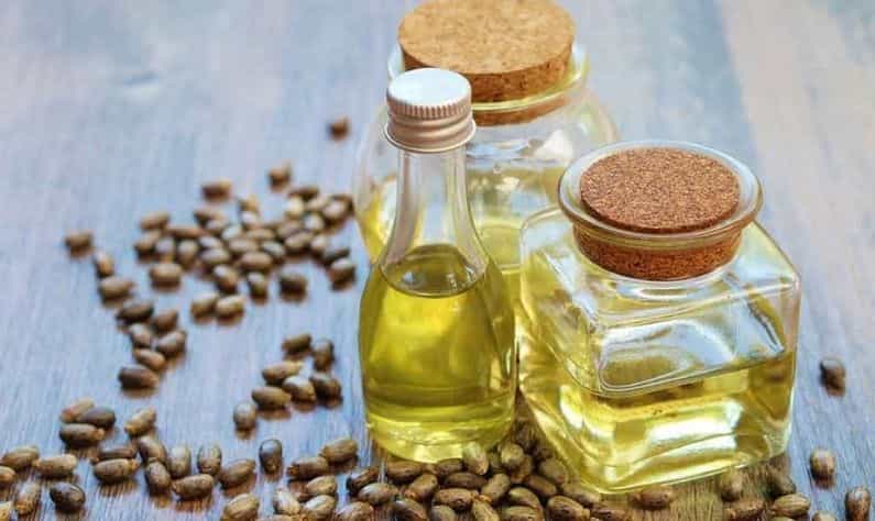 Castor Oil: কোষ্ঠকাঠিন্যের সমস্যায় জেরবার! রোজকার ঝামেলা থেকে মুক্তি পেতে এই তেল দারুণ কার্যকরী Castor Oil: কোষ্ঠকাঠিন্যের সমস্যায় জেরবার! রোজকার ঝামেলা থেকে মুক্তি পেতে এই তেল দারুণ কার্যকরী