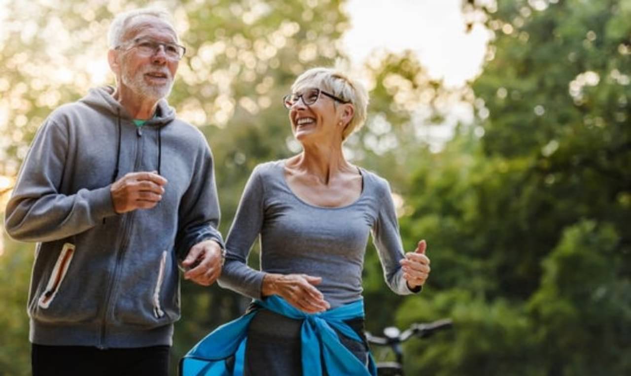 longevity: এই চারটি অভ্যাস থাকলে আপনার আয়ু ১৪ বছর বেড়ে যাবে! দীর্ঘায়ু হওয়ার মূলমন্ত্র কী?