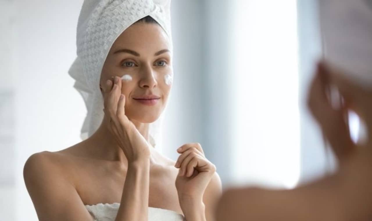 Winter Skincare: শীতের মরসুমে শুষ্ক ত্বকের পরিচর্চায় যেগুলি একেবারেই করবেন না, তা জেনে রাখা দরকার