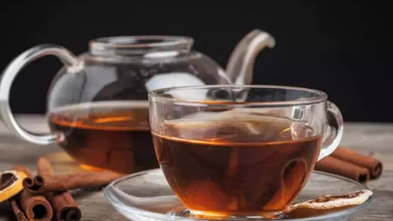 Benefits of Cinnamon: গরম জলে এই প্রাকৃতিক উপাদান মিশিয়ে খেলে কমতে পারে হৃদরোগের ঝুঁকি, ডায়াবেটিসের সম্ভাবনা...