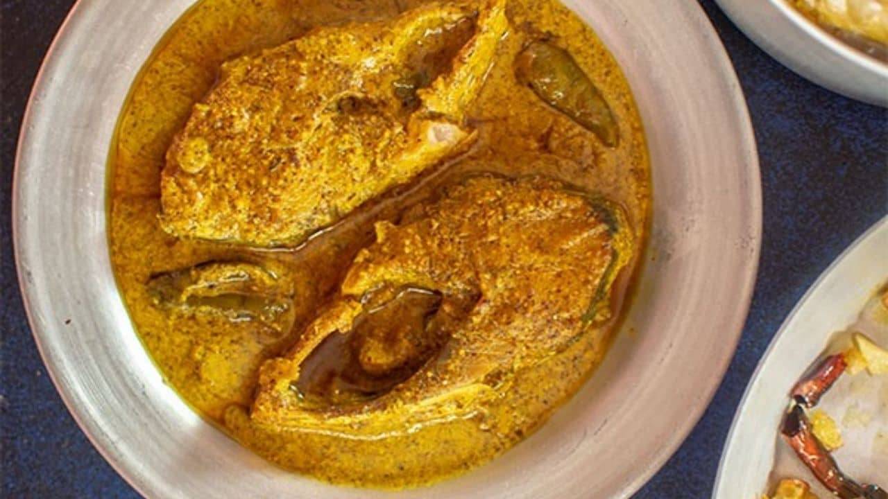 Recipe: ইলিশ মাছের রেসিপিতে এবার যোগ করুন আম আর কাসুন্দি, বাড়িতে বানিয়ে ফেলুন কাসুন্দি ইলিশ...