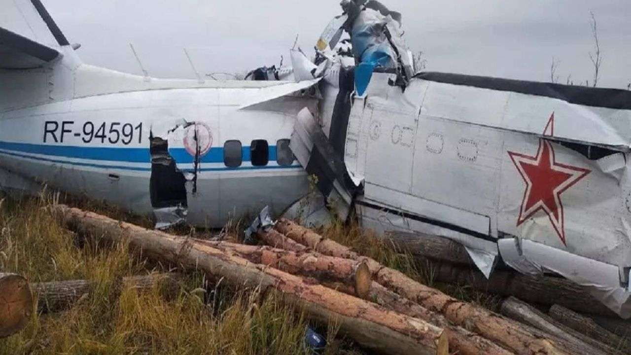 Russia: ভয়াবহ বিমান দুর্ঘটনা, কেড়ে নিল ১৬ টি তরতাজা প্রাণ