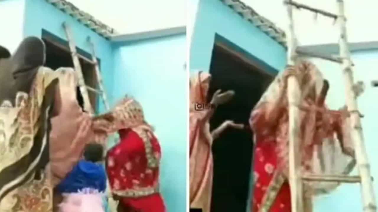 Viral Video: প্রচণ্ড রেগে শ্বশুরবাড়ির ছাদে চড়ে বসল নতুন বউ! ভিডিয়ো দেখে হতবাক নেটিজেনরা... Viral Video: প্রচণ্ড রেগে শ্বশুরবাড়ির ছাদে চড়ে বসল নতুন বউ! ভিডিয়ো দেখে হতবাক নেটিজেনরা...