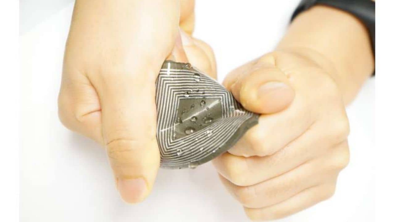 Human Powered Bioelectronics: এবার মানুষের শরীর থেকেই তৈরি হবে ইলেক্ট্রিসিটি, এমনই ডিভাইস বানিয়ে ফেলল বায়োইঞ্জিনিয়ারের এক দল!