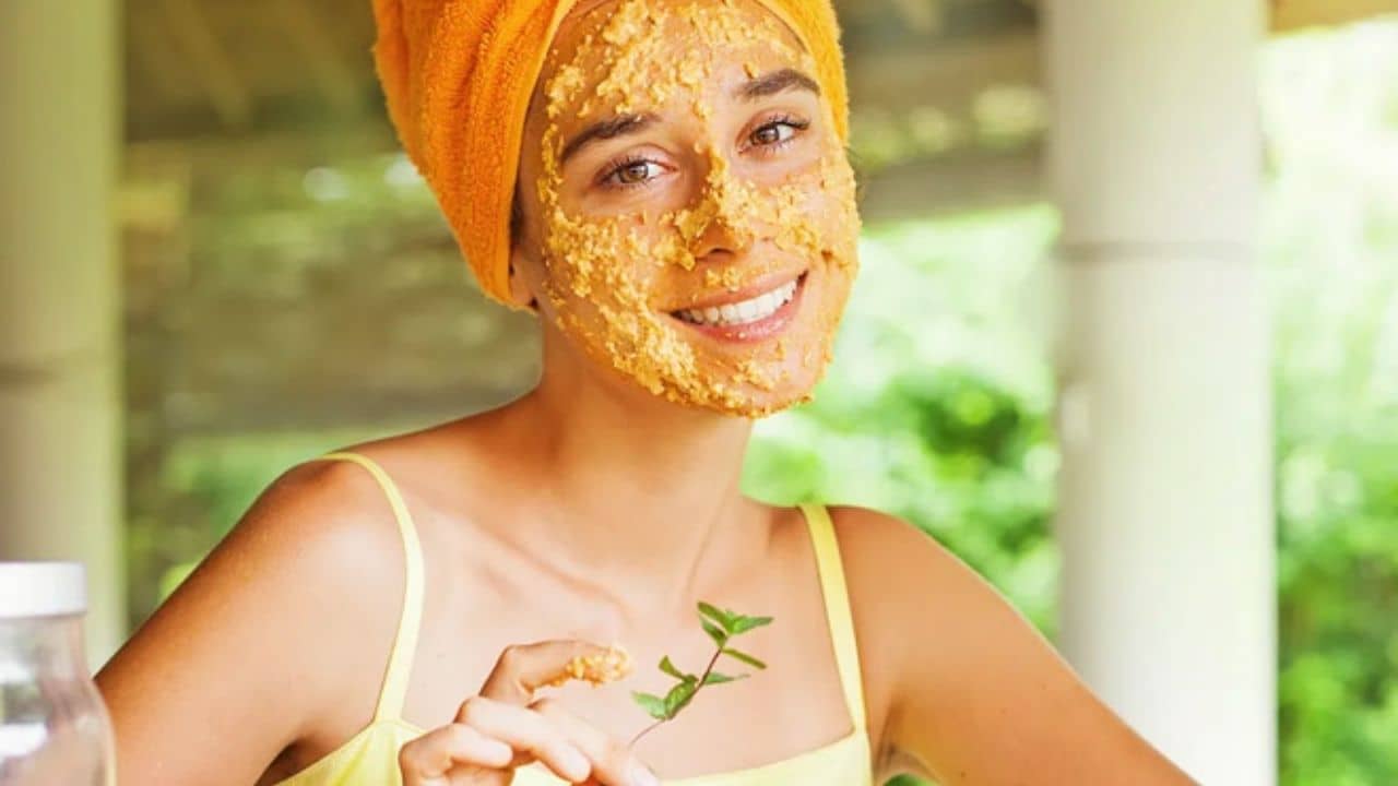 Skin Care Tips: পুজোর সময় অনেক ঘোরাঘুরির কারণে মুখে দাগ পড়েছে? মুখে ট্যান হয়েছে? মুসুর ডালেই উধাও হবে এসব...