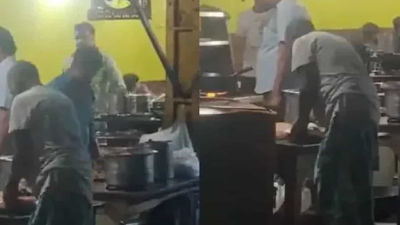 Viral Video: তন্দুরি রুটি বানানোর আগে তাতে দেওয়া হচ্ছে থুতু, ভাইরাল ভিডিয়োকে ঘিরে তোলপাড় নেট পাড়া, শাস্তির দাবিতে সরব নেটিজেনরা... Viral Video: তন্দুরি রুটি বানানোর আগে তাতে দেওয়া হচ্ছে থুতু, ভাইরাল ভিডিয়োকে ঘিরে তোলপাড় নেট পাড়া, শাস্তির দাবিতে সরব নেটিজেনরা...