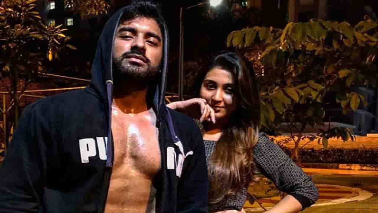 Ankush-Oindrila: আর যেন এই কাজ করতে না বলেন ঐন্দ্রিলা, প্রেমিকাকে প্রকাশ্যে শাসালেন অঙ্কুশ Ankush-Oindrila: আর যেন এই কাজ করতে না বলেন ঐন্দ্রিলা, প্রেমিকাকে প্রকাশ্যে শাসালেন অঙ্কুশ