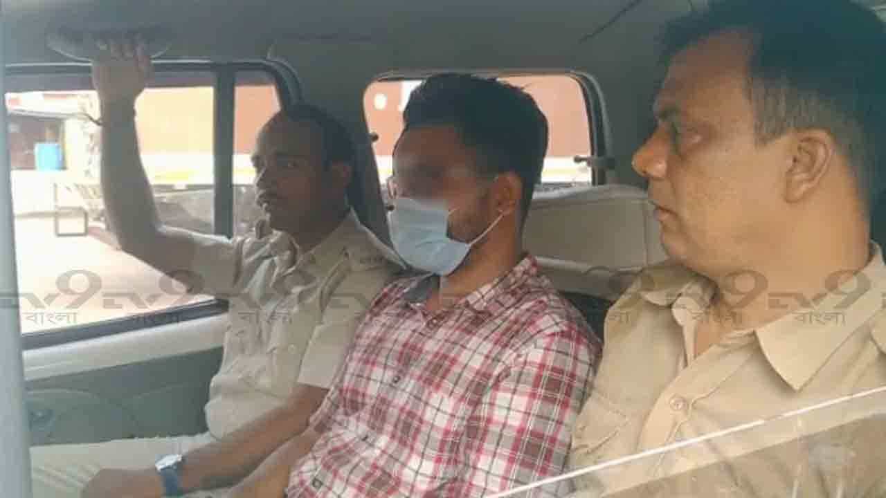 Domestic Violence: 'অন্য মেয়েকে বিয়ে করবে, আমাকে আর বাচ্চাকে মানেও না', স্ত্রীর অভিযোগে জেলে গেল যুবক Domestic Violence: 'অন্য মেয়েকে বিয়ে করবে, আমাকে আর বাচ্চাকে মানেও না', স্ত্রীর অভিযোগে জেলে গেল যুবক