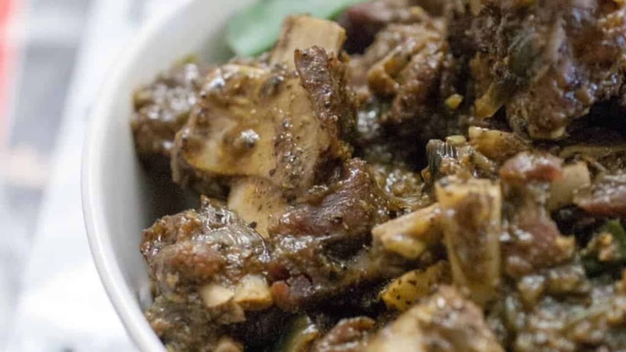 Recipe: হলুদ ও লাল লঙ্কার গুঁড়ো ছাড়াই তৈরি করুন মহারাষ্ট্রের জনপ্রিয় মাটনের পদ!