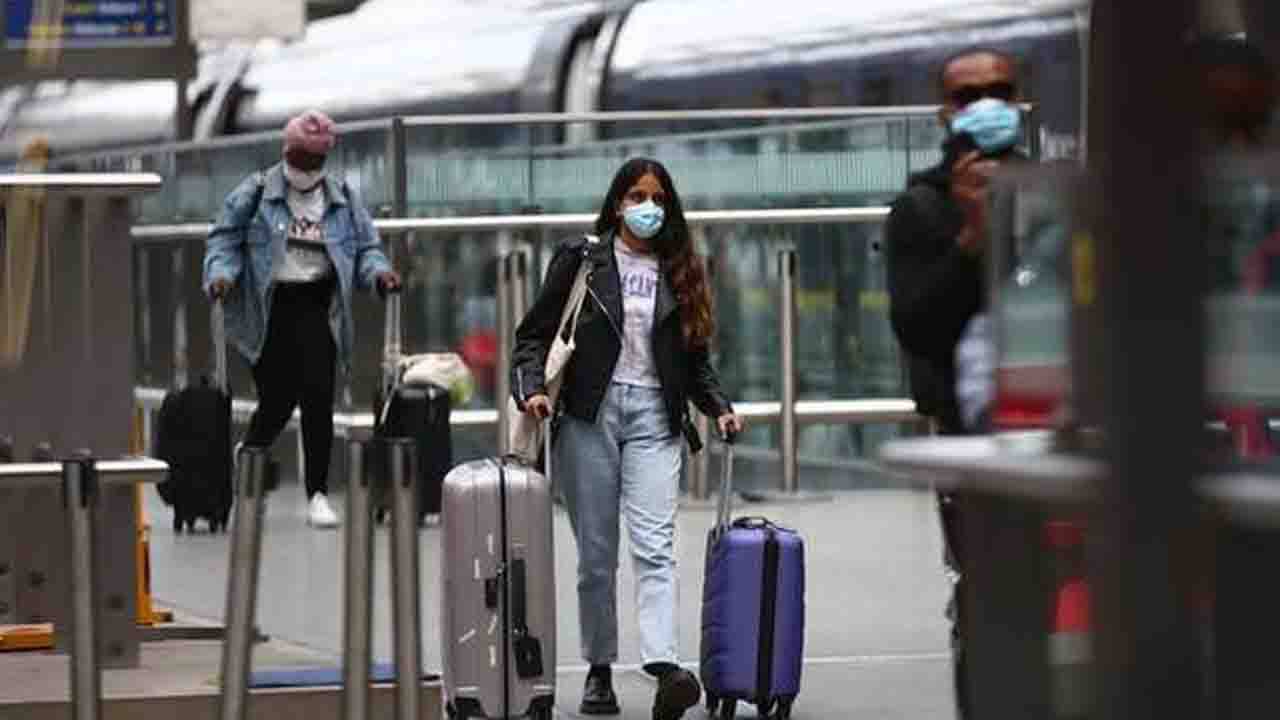 Vaccine Certificate Row: কোয়ারেন্টাইন অস্ত্রেই ঘায়েল ব্রিটেন! কোভিশিল্ড নিলেই ছাড়পত্র ভারতীয়দের