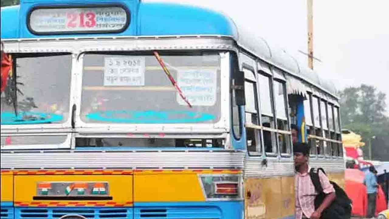 Bus Service in Kolkata: রাস্তায় এত কম বাস নামছে কেন? বাস মালিকদের কাছে জানতে চাইল রাজ্য
