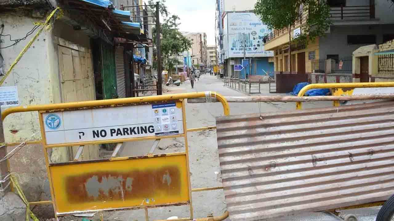 Containment Zone in Kolkata: শহরে কনটেইনমেন্ট জোনের হাফ সেঞ্চুরি, সংখ্যায় কম বস্তি এলাকা