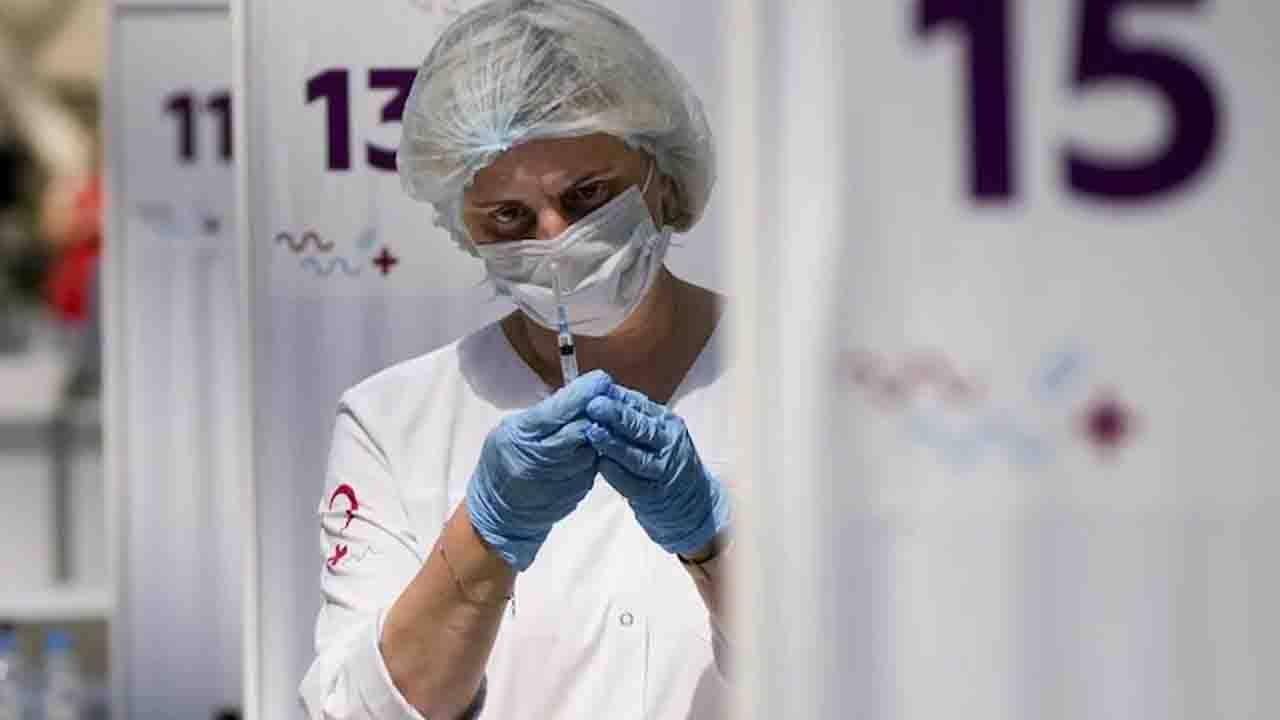 Corona Outbreak: ভয় ধরাচ্ছে মৃত্যু, দেশে ফের করোনার বলি ৫২৬