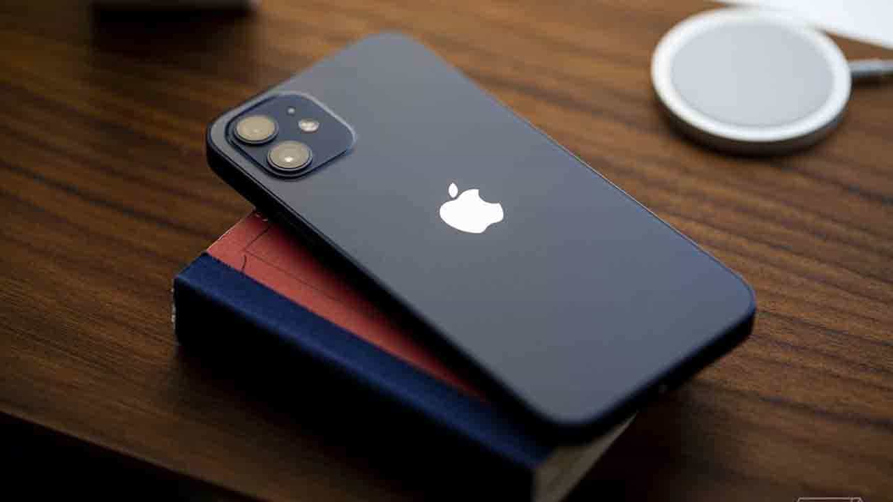 iPhone 12: আইফোনের বদলে সাবানের বার! সঙ্গে আবার ৫ টাকার কয়েন, এবার গন্ডগোল অ্যামাজনে iPhone 12: আইফোনের বদলে সাবানের বার! সঙ্গে আবার ৫ টাকার কয়েন, এবার গন্ডগোল অ্যামাজনে