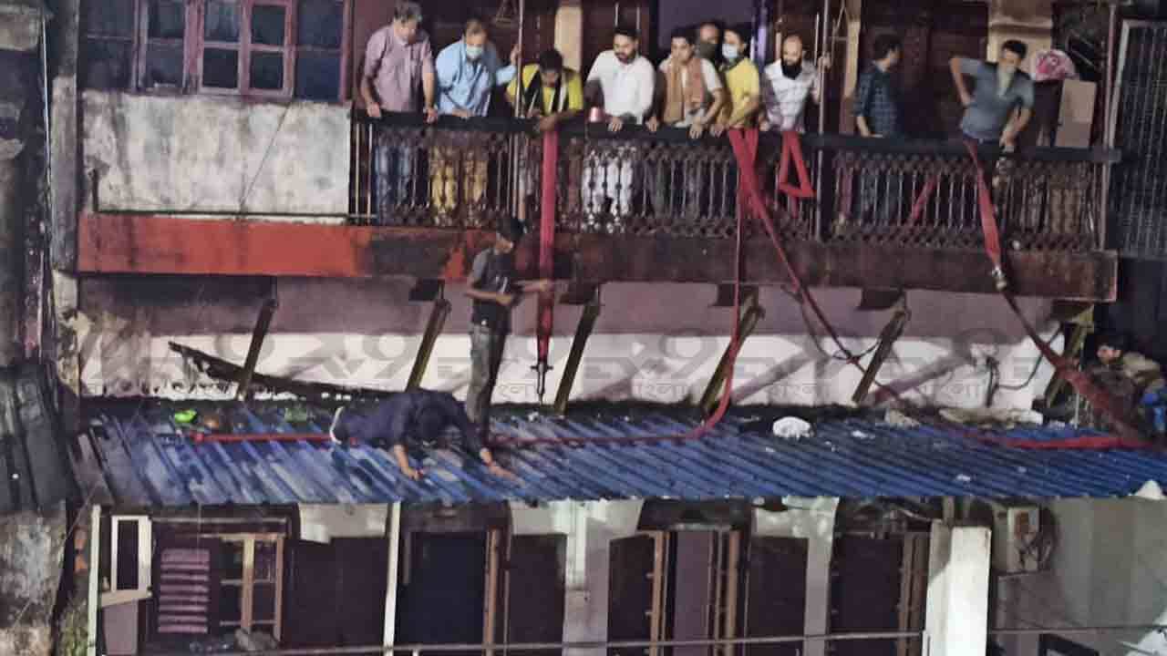 Kolutola Fire: ১৬-১৭ ঘণ্টার যুদ্ধে নিভল কলুটোলার আগুন, চলছে কুলিং প্রসেস