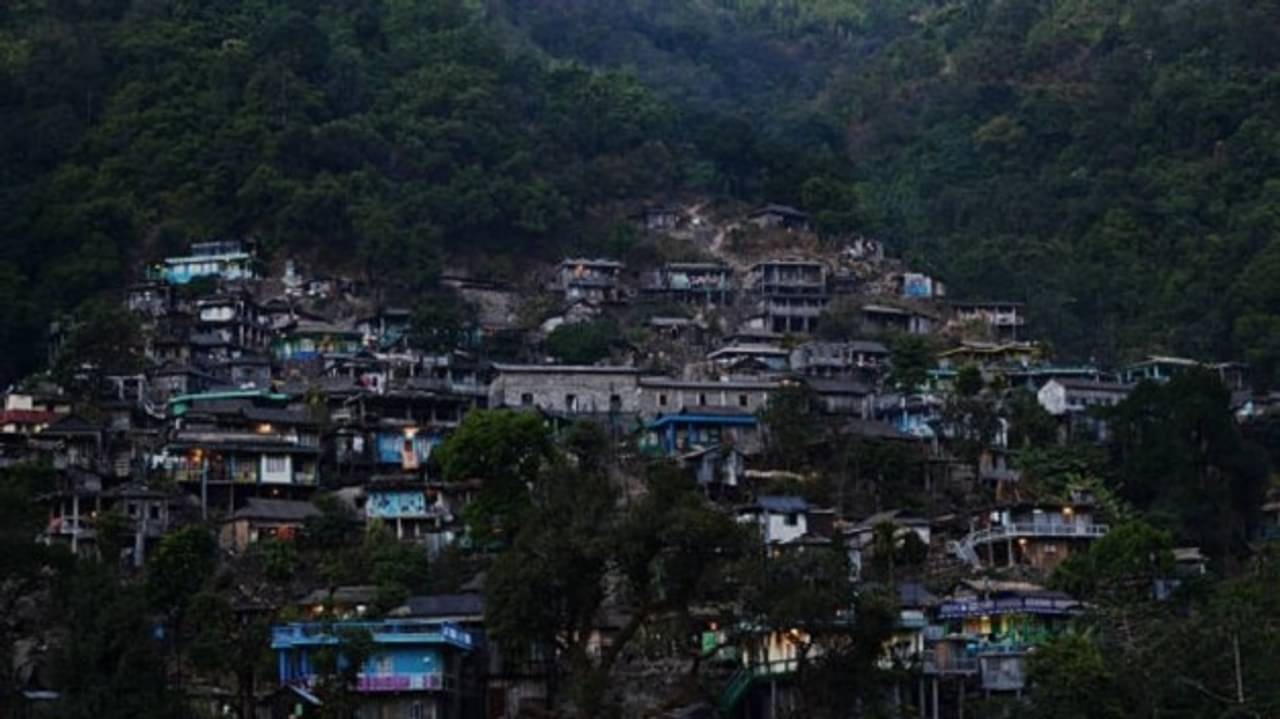 Mawsynram: ঘুরে আসুন মেঘেদের বাড়ি মৌসিনরামে!