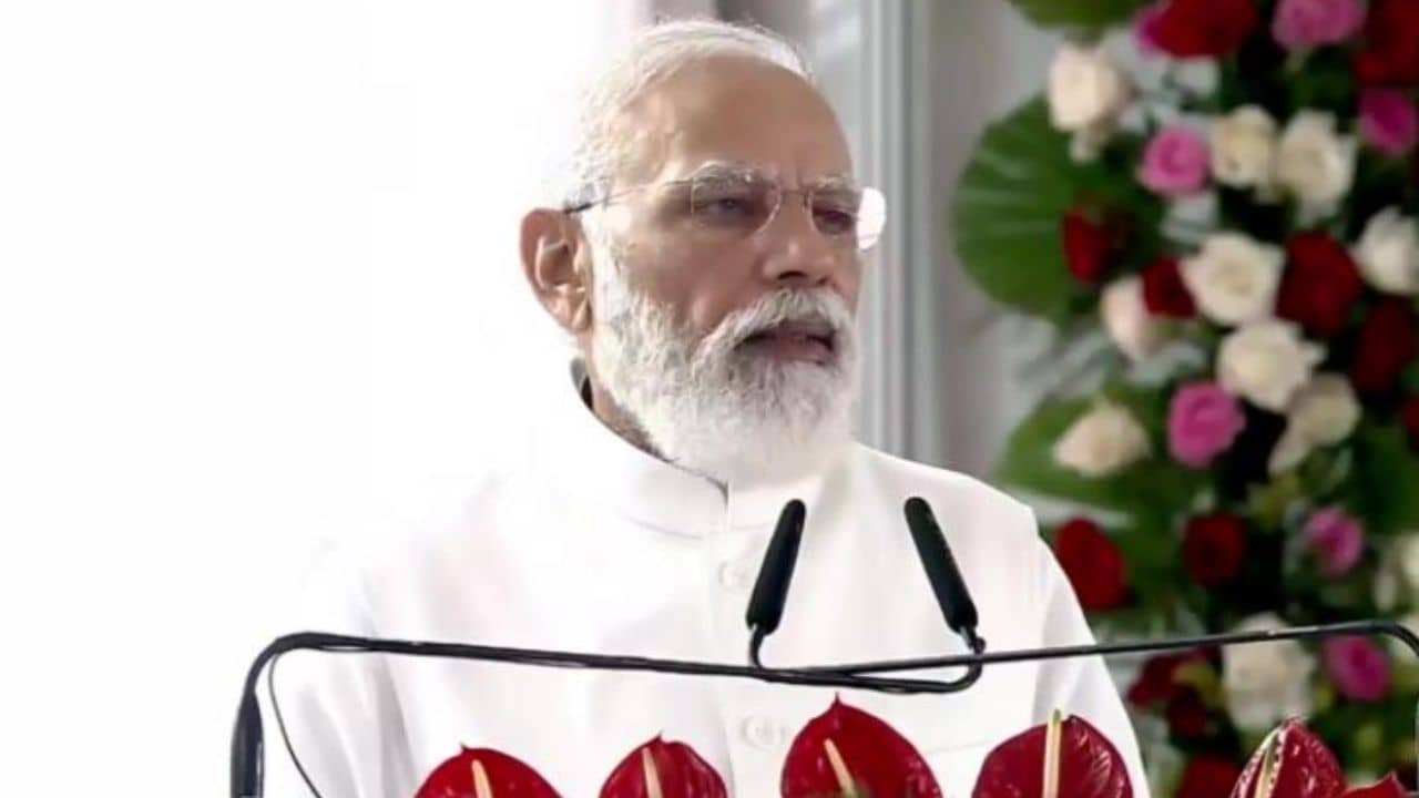 Modi Kushinagar Airport: আগামিদিনে তৈরি হবে ২০০-রও বেশি বিমানবন্দর, কুশীনগর বিমানবন্দরের উদ্বোধনে ঘোষণা মোদীর