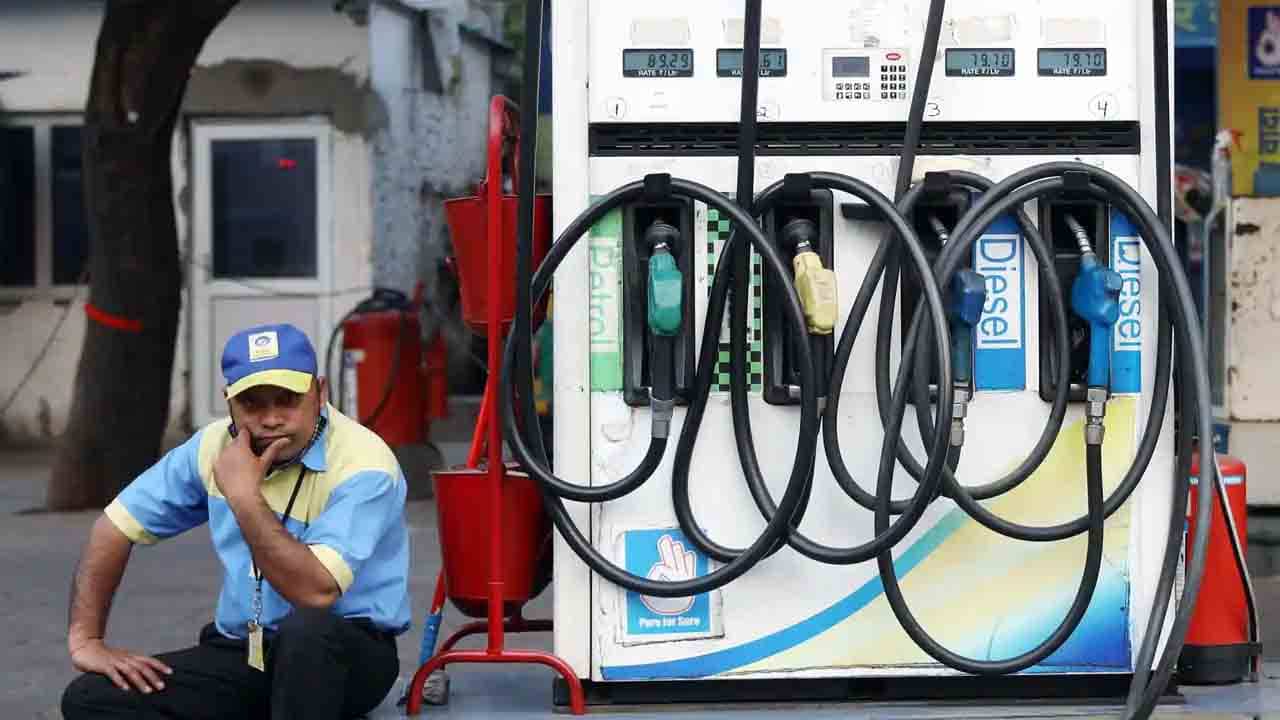 Petrol-Diesel Price Today: ১৭ দিনে ১৪ বার! আজও পেট্রোলের দাম বাড়ল কলকাতায়