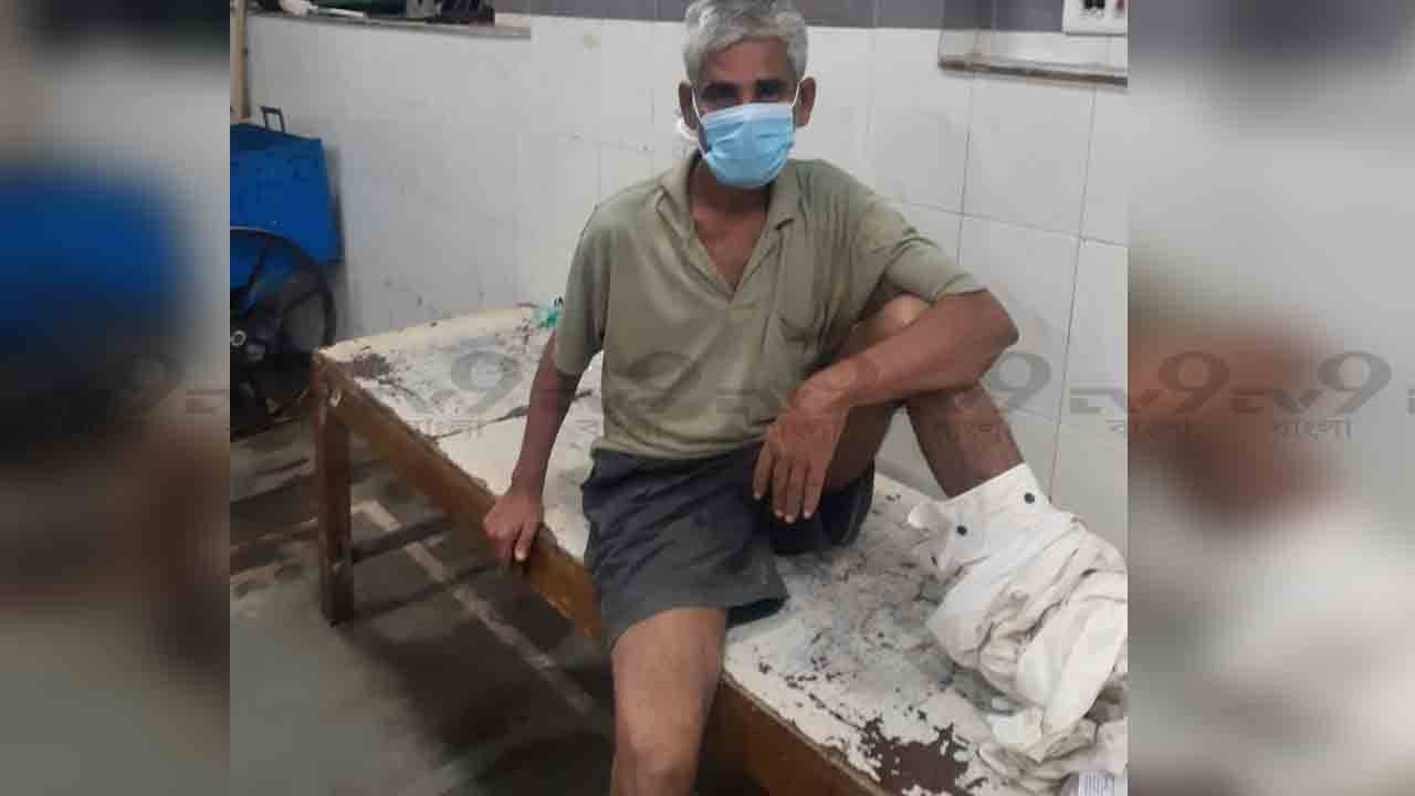 Humanity: বৃদ্ধের পায়ে গ্যাংগ্রিন, এগিয়ে এল না কেউ! পাশে দাঁড়াল মানবিক পুলিশ