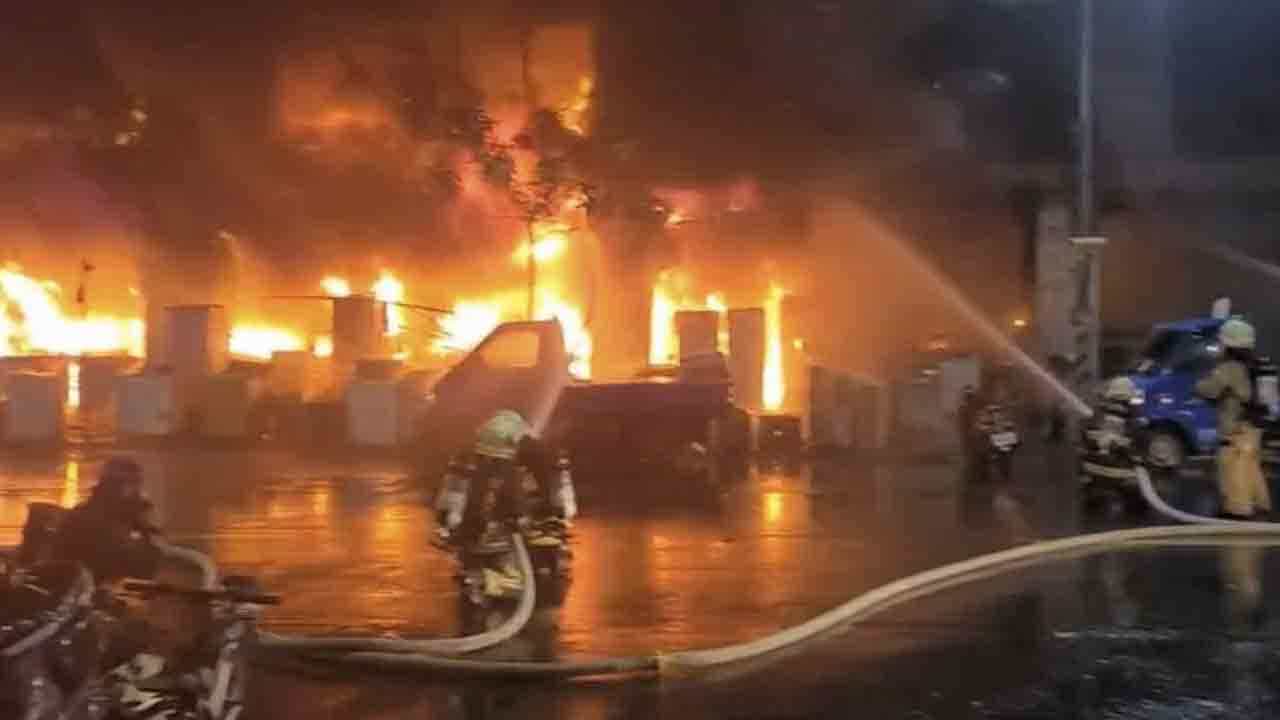 Fire: আবাসিক ভবনে ভয়াবহ আগুন! মৃত্যু ৪৬ জনের, বাড়তে পারে মৃতের সংখ্যা Fire: আবাসিক ভবনে ভয়াবহ আগুন! মৃত্যু ৪৬ জনের, বাড়তে পারে মৃতের সংখ্যা