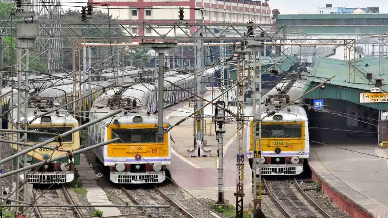 Indian Railways: রাজ্যজুড়ে জারি 'জাওয়াদ' সতর্কতা, বাতিল ১৪৪ টি ট্রেন