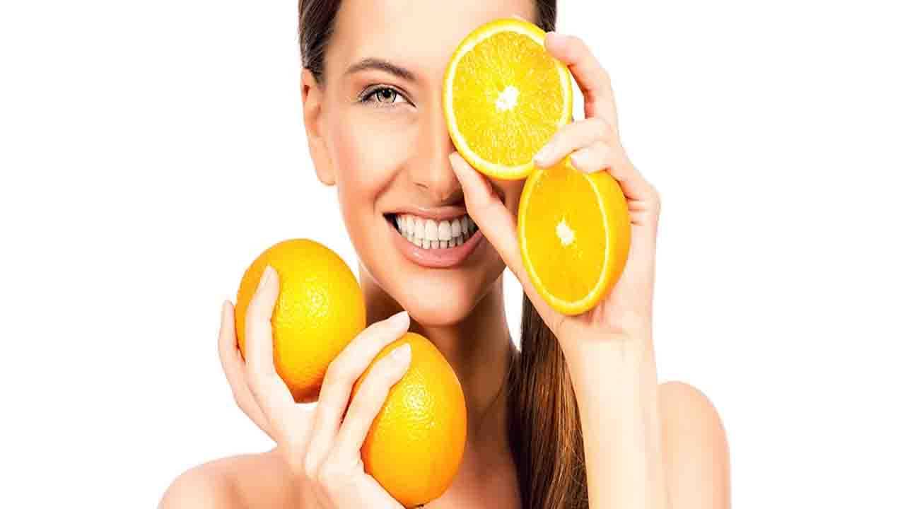 Vitamin C Deficiency: ব্রণর সমস্যা পিছু ছাড়ছে না? হতে পারে আপনার শরীরে রয়েছে ভিটামিন সি-এর অভাব